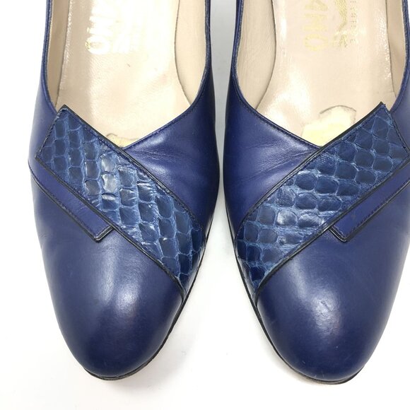 Salvatore Ferragamo Blue Leather Mid-Heel Pumps Textured Size 7 AA Vintage Italy - Picture 11 of 13